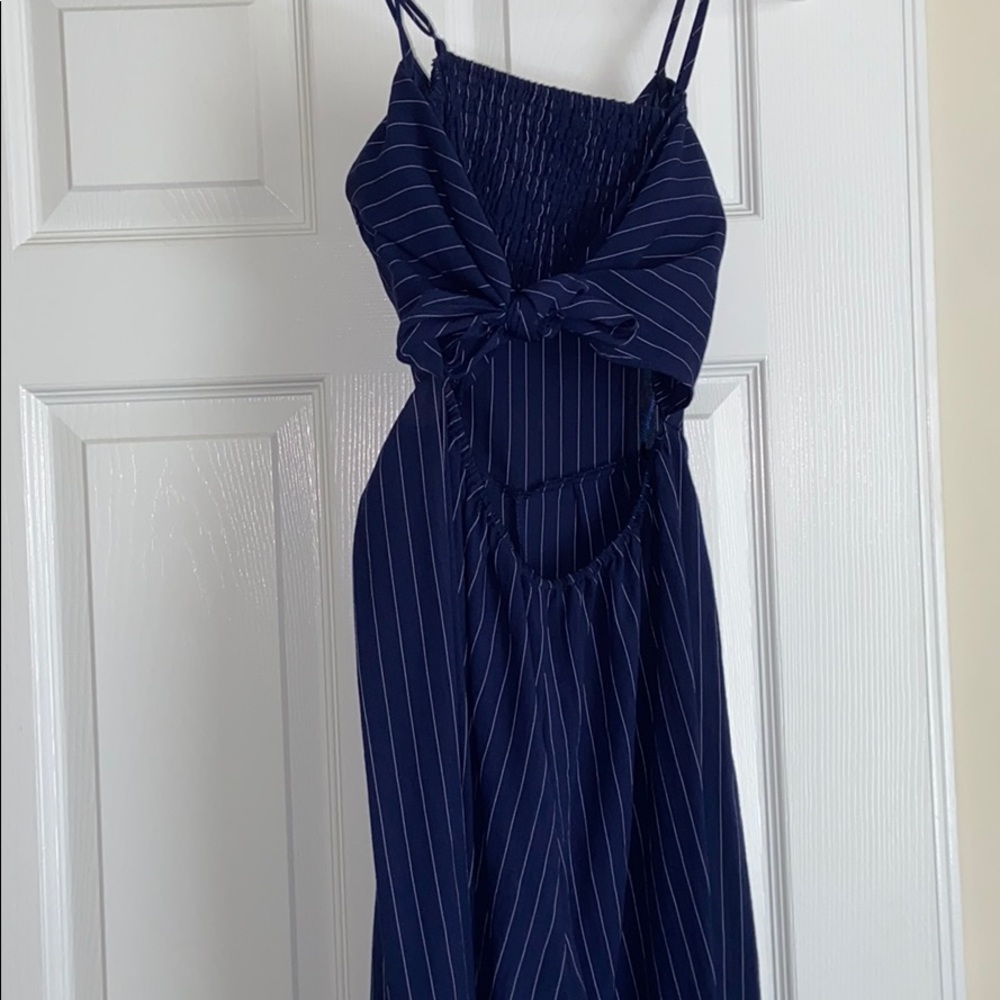 jumpsuit - Picture 2 of 3